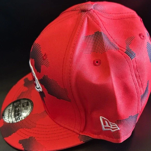 Sold out ‼️New Era Red Camo Snapback Cap - Picture 5 of 5